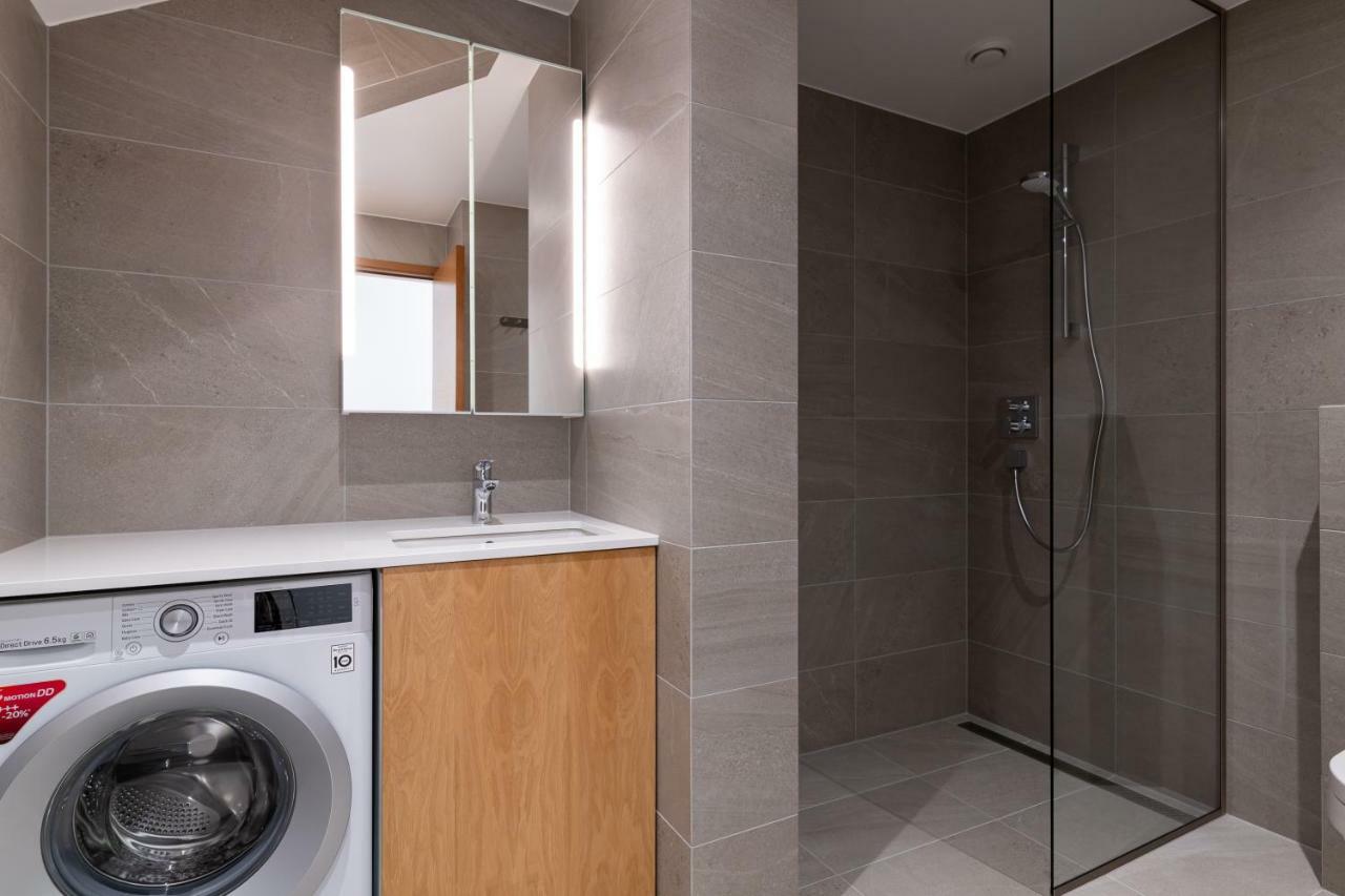 Self-Check-In 2 Bedroom Apartment With A Terrace And Free Parking Tallinn Kültér fotó