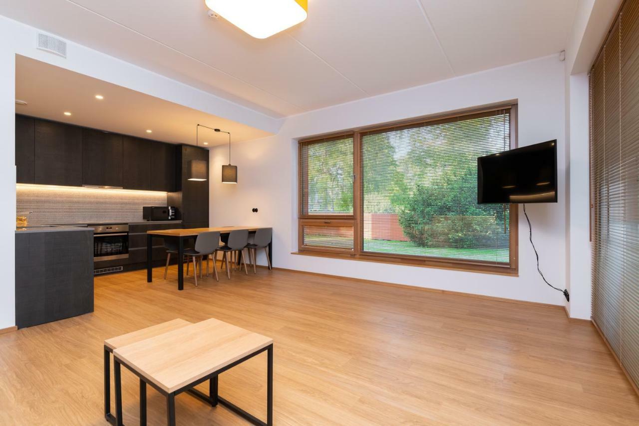 Self-Check-In 2 Bedroom Apartment With A Terrace And Free Parking Tallinn Kültér fotó
