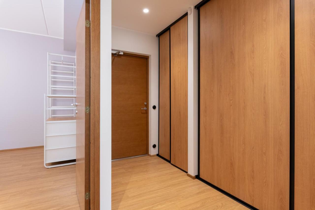 Self-Check-In 2 Bedroom Apartment With A Terrace And Free Parking Tallinn Kültér fotó